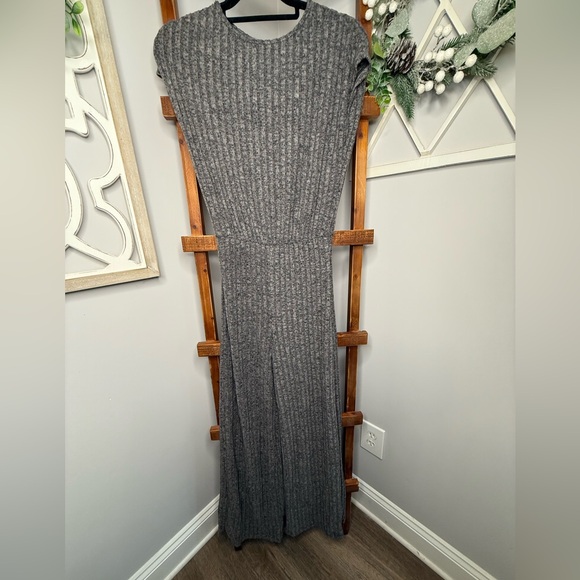 Gray Ribbed Women's Jumpsuit - Picture 3 of 7